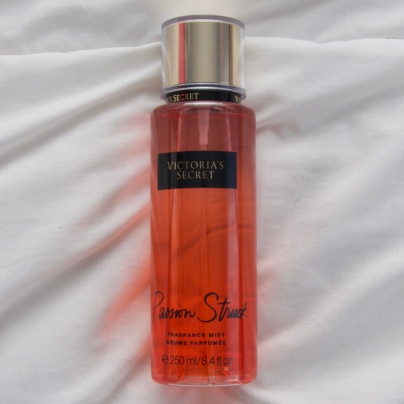 Victoria's Secret Other - Victoria's Secret Fragrance Mist in Passion Struck